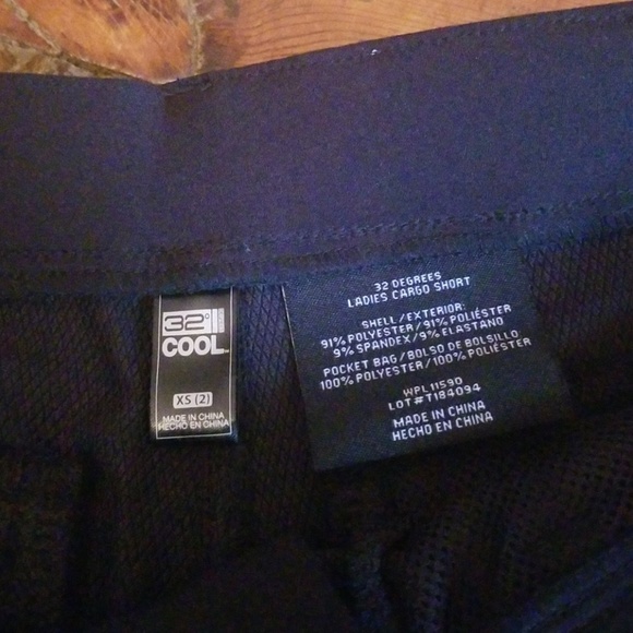 Shorts - Picture 3 of 3